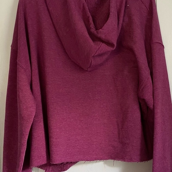 NWT- Juniors' SO® Quarter-Zip Cutoff
Fleece Hoodie, Size: XL - Picture 6 of 11